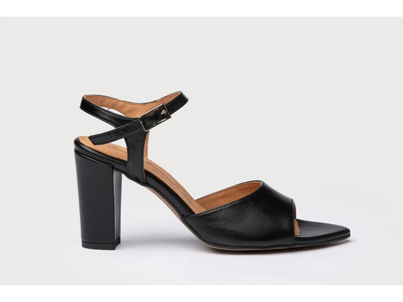 Zapato Negro de Tacón Medio de Vestir